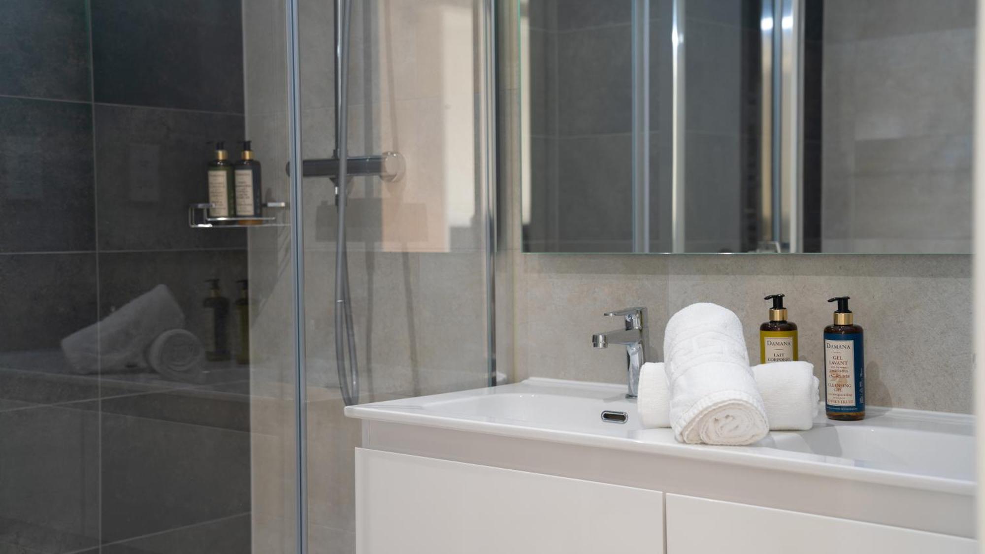 E1 Suites & Spa Aparthotel Style - Gym & Spa Gibraltar Eksteriør billede